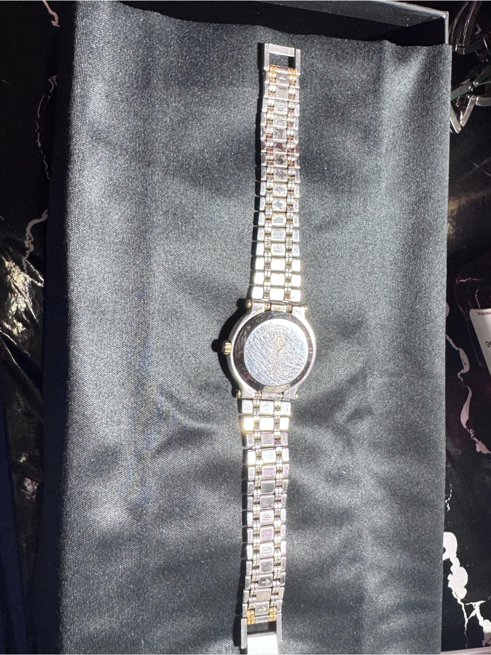 Gucci Two-Tone Gold and Silver Ladies Bracelet Watch - Picture 4 of 7